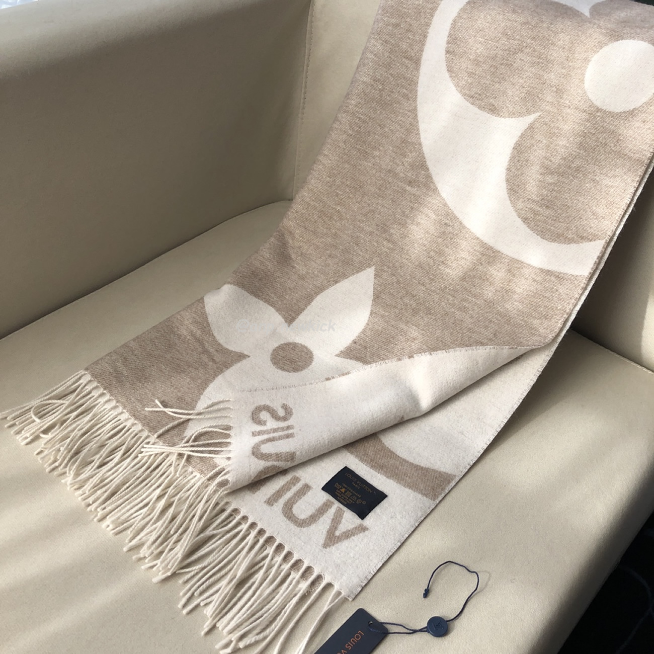 Louis Vuitton Lv Reykjavik Scarf 75x185cm (8) - newkick.org